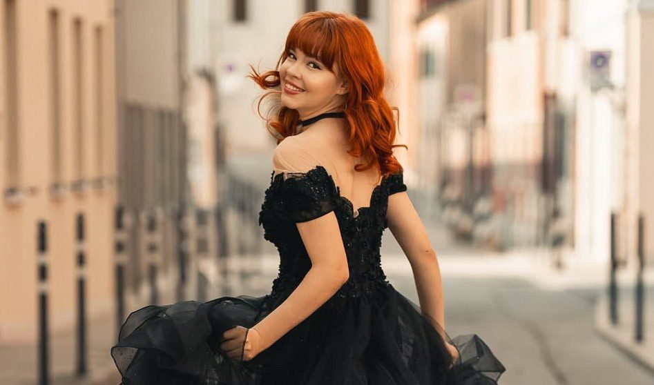 La joven cantante cubana Gretcheem Grey redescubre su música fuera de Cuba y enfrenta las peripecias de empezar de cero