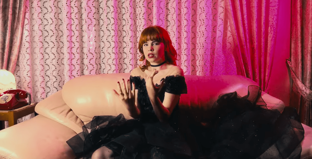 La joven cantante cubana Gretcheem Grey redescubre su música fuera de Cuba y enfrenta las peripecias de empezar de cero