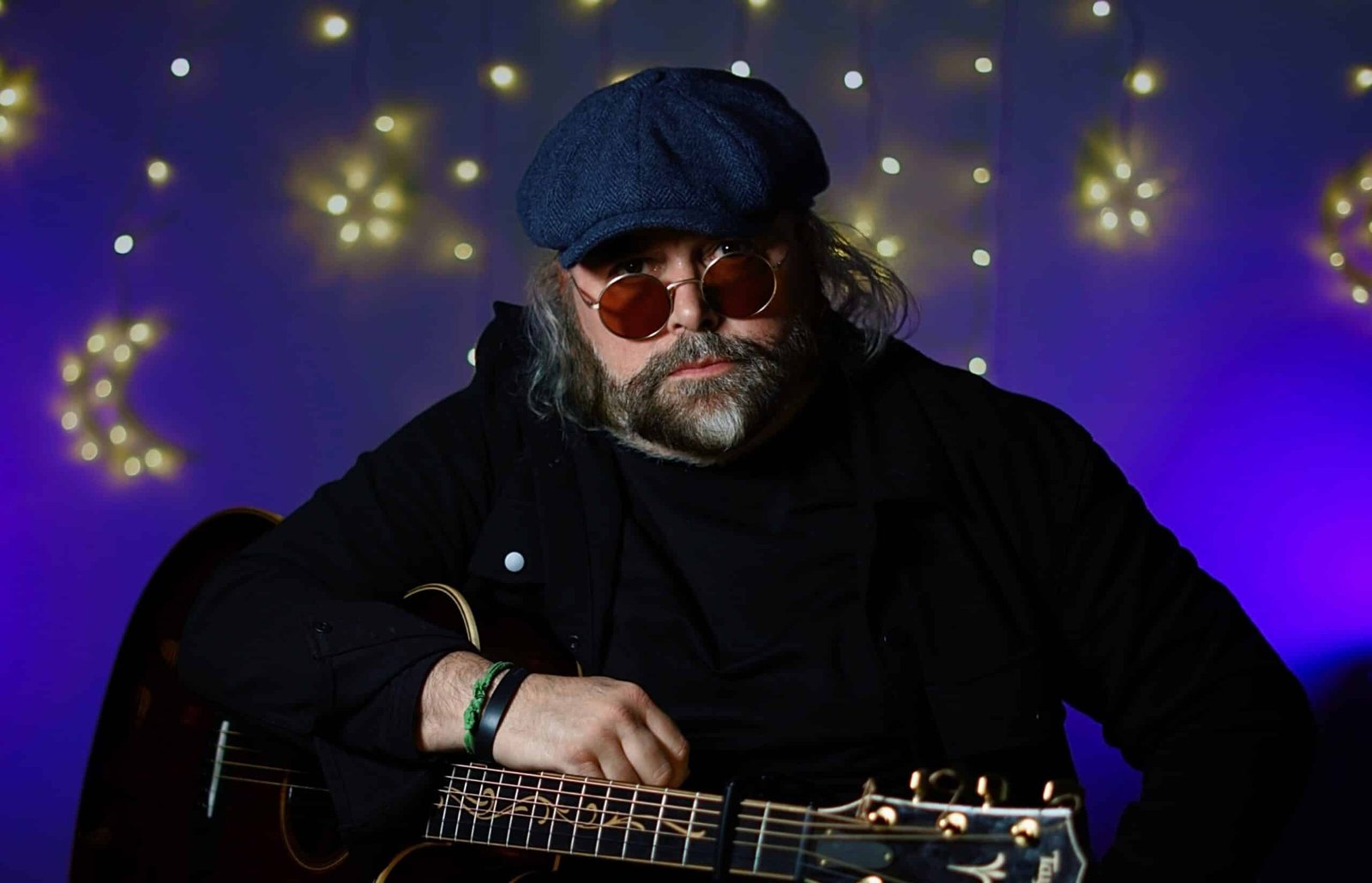 El trovador cubano Carlos Varela anunció que no podrá presentarse los días 14 y 15 de noviembre en el Flamingo Theatre debido a demoras en el proceso consular.