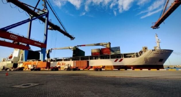 Más de 5.000 toneladas de asistencia humanitaria comienzan a arribar a las zonas más afectadas del oriente cubano. La ayuda involucra a países de América Latina, Asia y Europa.