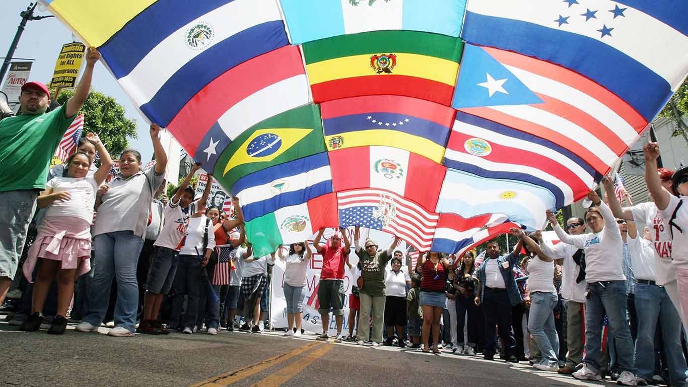 Con más de 68 millones de hispanos, la comunidad latina se convierte en un motor decisivo del futuro estadounidense.
