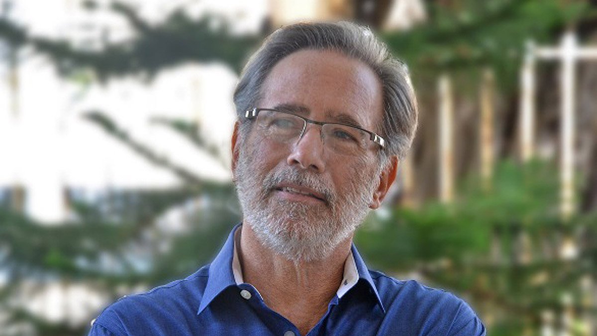 El actor cubano Patricio Wood se establece en Madrid y explora nuevos proyectos, sin romper con la cultura de la Isla.