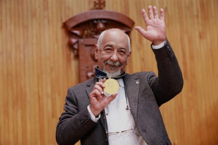 El autor cubano Leonardo Padura es reconocido por su aportación a la literatura y cultura iberoamericana.